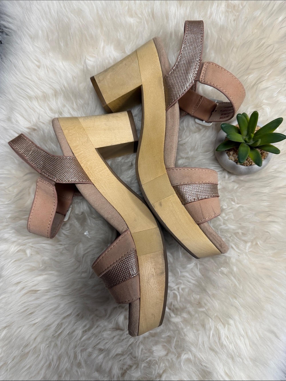 Earth Women’s Sandal Oak Chestnut Suede Dusty Pink Size 6.5M
